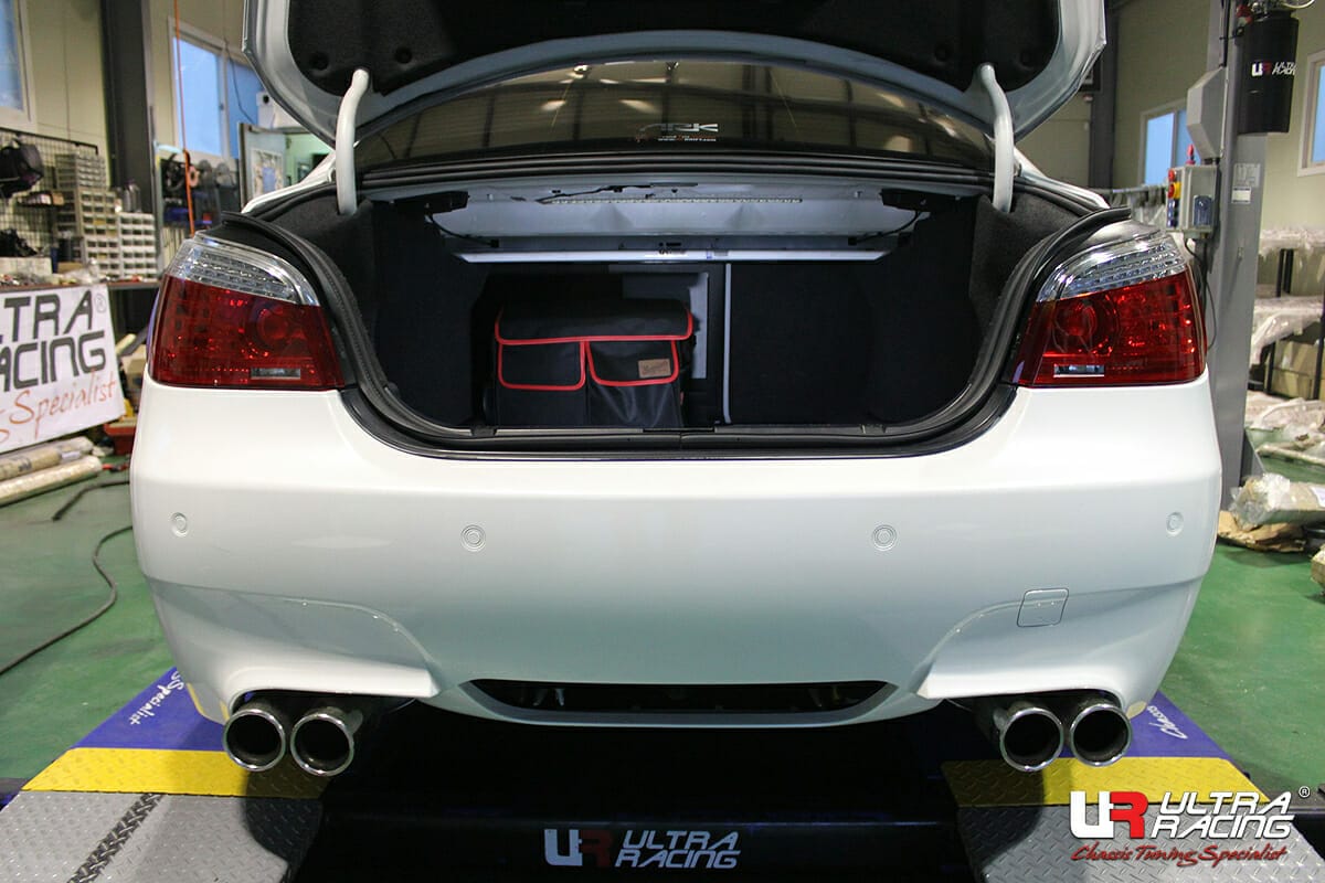 BMW E60 Rear Strut Bar / Rear Tower Bar Ultra Racing Malaysia